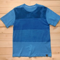 藍染めTシャツ　４段グラデーション　ボーダー　日本製 1枚目の画像