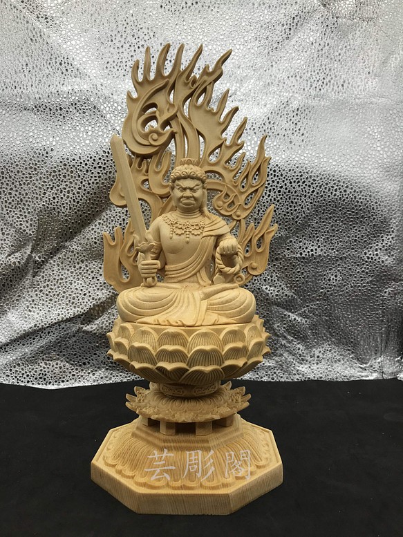木彫り仏像 不動明王 供養品 精密細工 仏教工芸品 彫刻