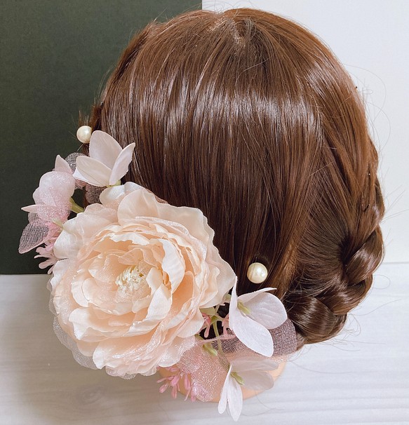 ラナンキュラスと小花のふんわりピンクの髪飾り ヘアピン hug 通販