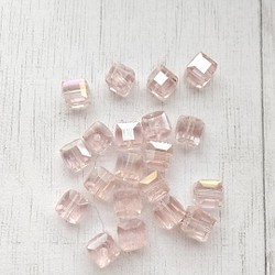 【6mm 20個】クリスタルガラス　キューブ　(ピンク) 1枚目の画像