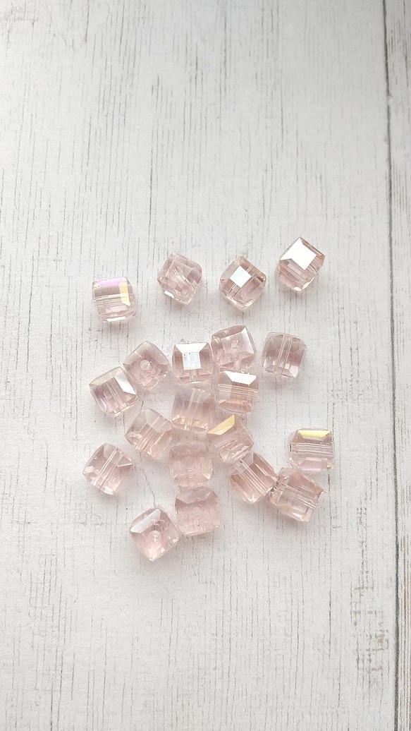【6mm 20個】クリスタルガラス　キューブ　(ピンク) 1枚目の画像