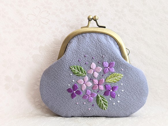 日本刺繍【紫陽花】手のひらサイズのがま口 小銭入れ・キーケース