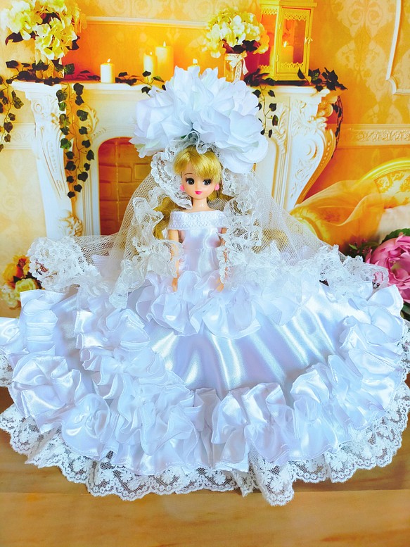 リカちゃんサイズ 花のベールと純白のウェディングドレス ヴェリテ