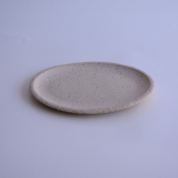 楕円形・オーバル・重め平皿　黄御影土×白失透釉 1枚目の画像