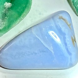 【究極の癒し石】ブルーレースアゲート　タンブル　原石 1枚目の画像