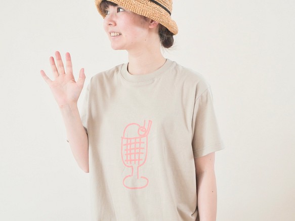 夏を楽しむTシャツ　クリームソーダ　シルクスクリーン印刷 1枚目の画像