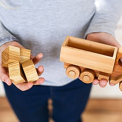 wooden toy 〜木のトラック〜　おもちゃ 1枚目の画像