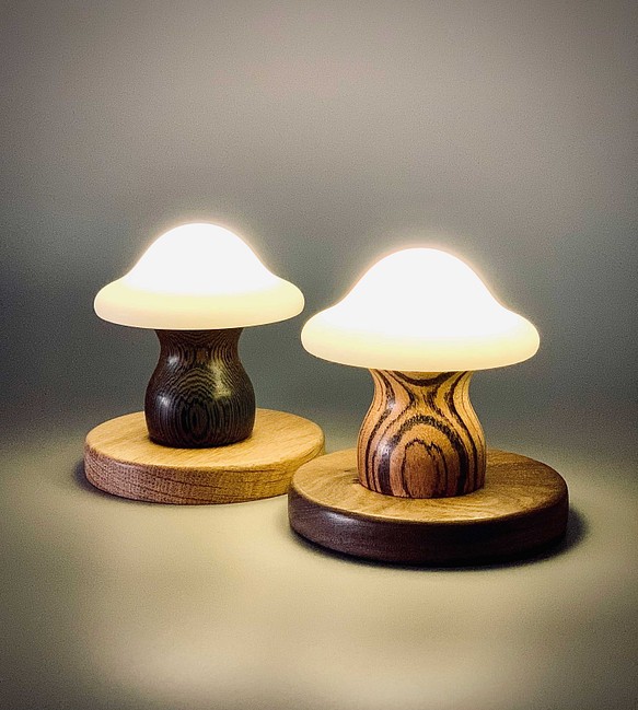 木製蘑菇小夜燈 第1張的照片
