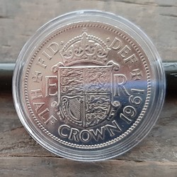 イギリス 英国 古銭 エリザベス2nd　 ハーフ クラウン コイン 1961年 昭和36年 32mm 14g イギリス 1枚目の画像