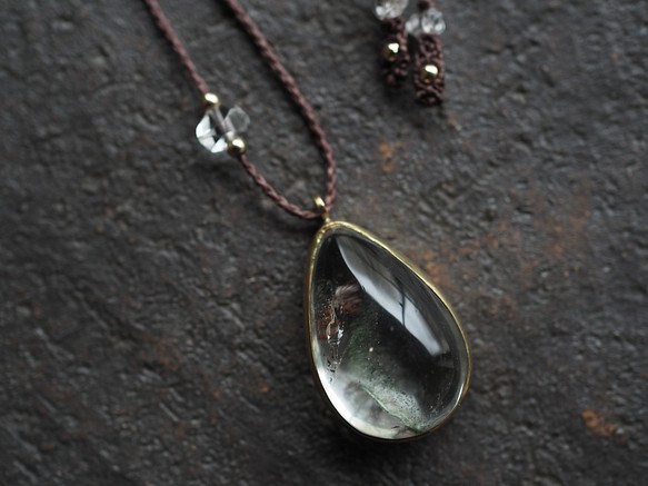 phantom quartz brass necklace (mahoroba) gstaaddelivery.x10.mx