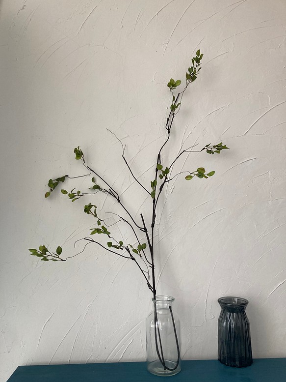 [送料込み] グリーン葉っぱ　フェイクグリーン　枯枝　造花　光触媒　人工植物　107cm 2本 1枚目の画像