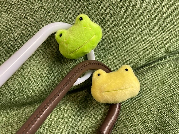 傘のお守カエル 2匹セット ぬいぐるみ Ikuko 通販 Creema クリーマ ハンドメイド 手作り クラフト作品の販売サイト