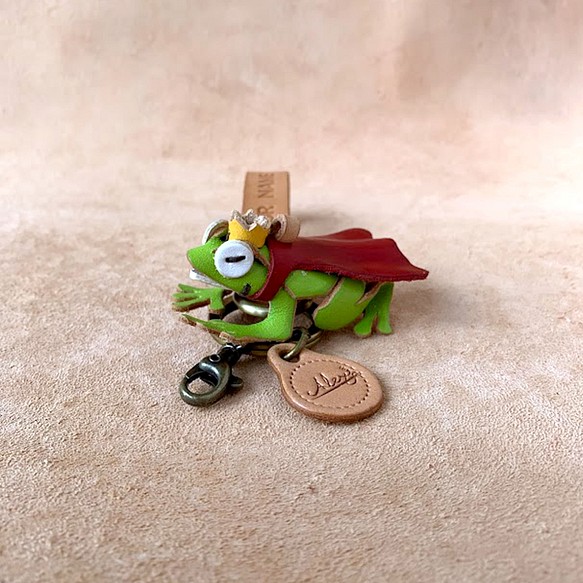 動物森林-青蛙王子-真皮植鞣 皮革鑰匙圈 吊飾 動物造型 第1張的照片