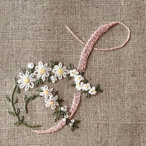 マーガレットのお花とアルファベットの刺繍キット S キット Le Petit