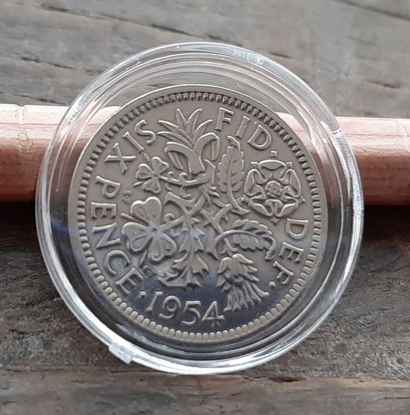 1954年 ヴィンテージ 幸せのシックスペンス イギリス  ラッキー6ペンス 英国コイン  美品です 本物 19.5mm 1枚目の画像