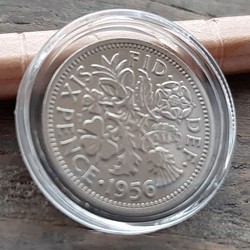 1956年 ヴィンテージ 幸せのシックスペンス イギリス  ラッキー6ペンス 英国コイン  美品です 本物 19.5mm 1枚目の画像