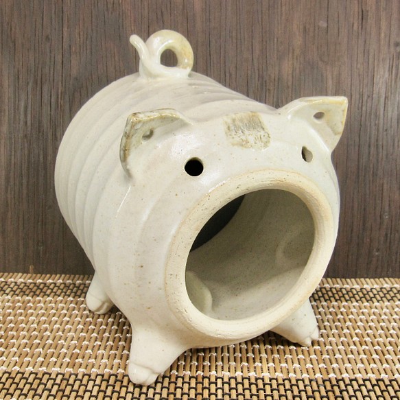 陶器 ブタの蚊遣り 標準（大）サイズ　白＋茶【220502】 1枚目の画像