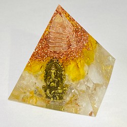 ≪受注制作≫【きんうんUP・ざいうんUP】ガネーシャ ピラミッド型 オルゴナイト 1枚目の画像