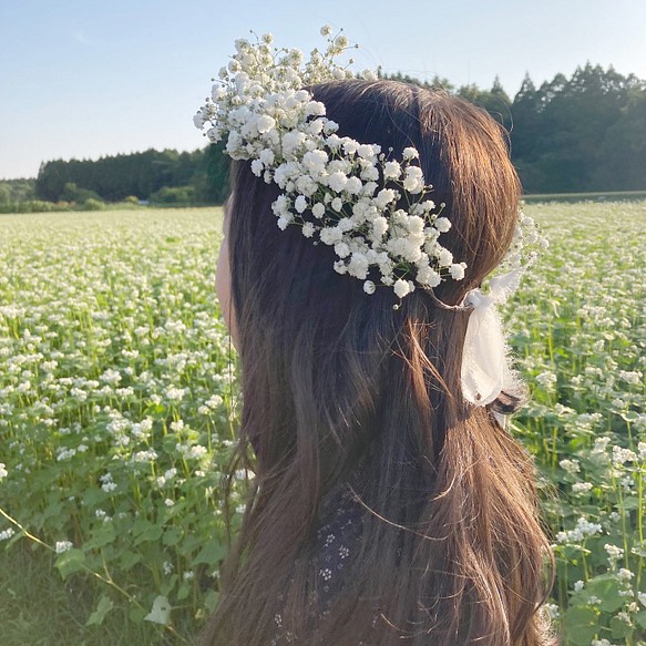 特別な日に かすみ草の花冠 ヘアアクセサリー Hacchi 通販 Creema クリーマ ハンドメイド 手作り クラフト作品の販売サイト