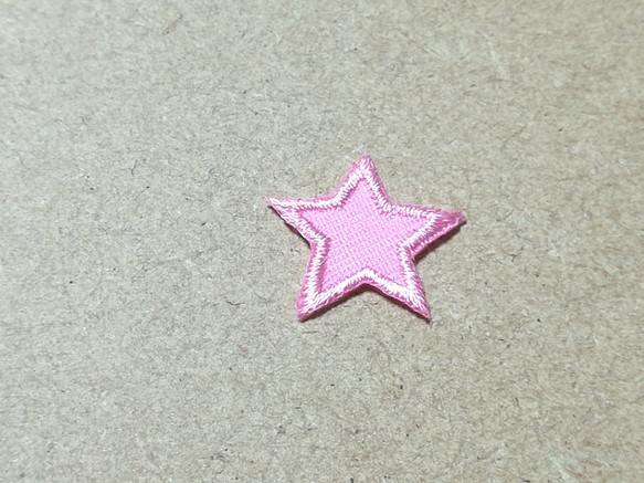 縁取り刺繍ワッペン星スター/ピンク・桃色 1枚目の画像