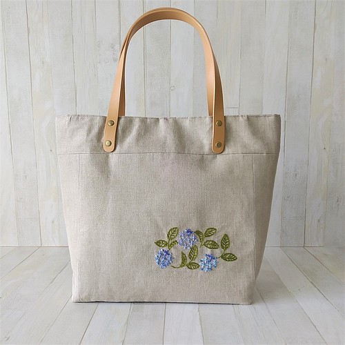 ハンドメイド＊＊手刺繍＊＊肩かけトートバッグ ＊＊紫陽花＊＊ 涼やか