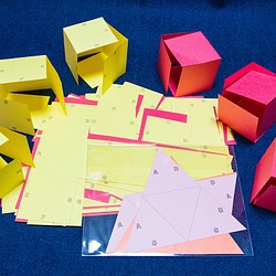 中学受験対策　空間図形の学習　展開図　立方体11パターン＋正四面体2パターン　紙製　切り抜き 1枚目の画像