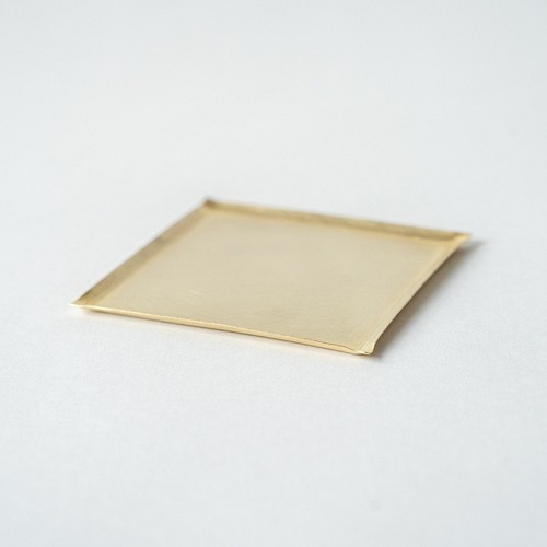 真鍮の四角皿 Ss アクセサリートレイ 豆皿 Minimal Plate Square Ss Brass 収納用品 掃除道具 Kumiji 通販 Creema クリーマ ハンドメイド 手作り クラフト作品の販売サイト