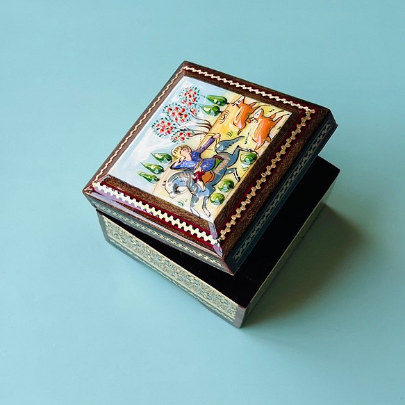 ペルシャの象嵌細工（寄木細工） 小箱　正方形 M （7ｃｍ）【ハータムカーリー058】 1枚目の画像