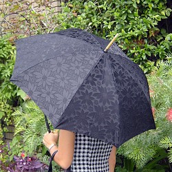 甲州織　ブロケ−ド　晴雨兼用　長日傘　花柄　天然木　日本製　職人手作り　レディ−ス　UV加工　 丸安洋傘　KOB91E　 1枚目の画像