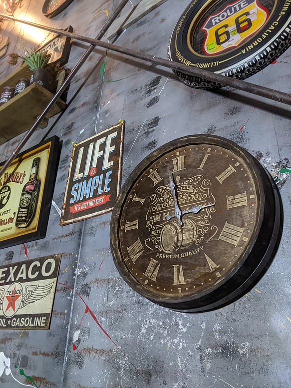 ウイスキー樽 壁掛け時計/ バレル型 ウォールクロック ② ホグスヘッドバレル