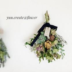 『yuu.create@flower』クリスマスローズとアーティチョークのスワッグ 1枚目の画像