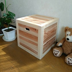 【ちょちょじ様専用持ち手無し】木製キューブBOX【45×35×37cm】フリー収納ボックス、スツール使用可能 1枚目の画像