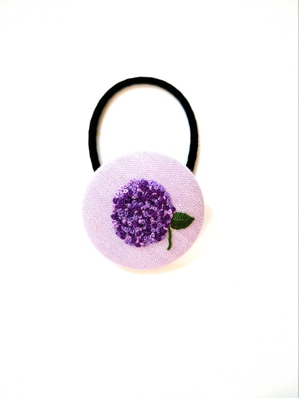 くるみボタンで作る紫陽花の刺繍のヘアゴム ヘアアクセサリー okano 