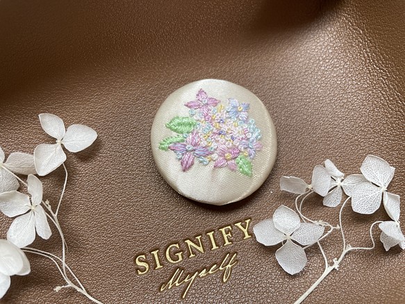 紫陽花刺繍ブローチ　コサージュ 1枚目の画像