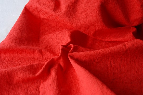 綿100％　遠州織物　「四角いふくれ柄　　赤」 1枚目の画像