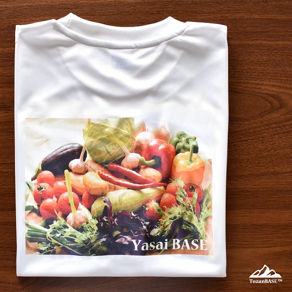 野菜 バックプリント Tシャツ ホワイト ドライ 吸水速乾 ベジタブル 1枚目の画像