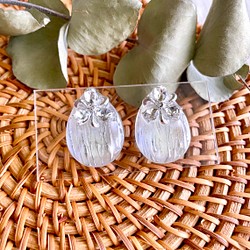 glass drop silver line flower Earrings 1枚目の画像