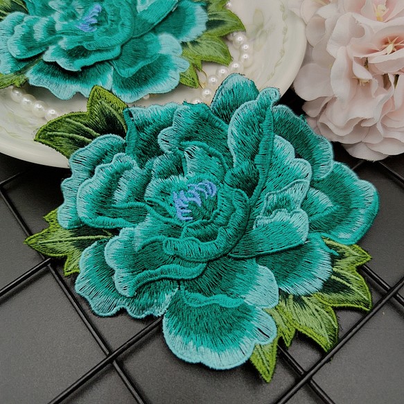 C品番YZ1117gr グリーン 花刺繍 モチーフ 2枚 薔薇 飾り ドレス