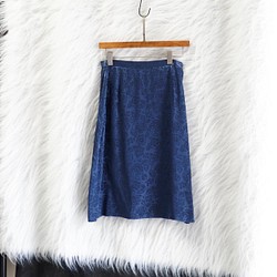 青春獨立寶藍亮光綢面花卉剌繡古董絲質直 筒裙 skirt 第1張的照片