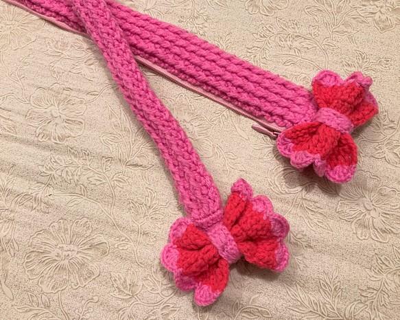 ピンク系/リボン/バッグハンドルカバー/ネヴァーフル/手編み/手作り/かぎ針編み/編み物 20インチ 1枚目の画像
