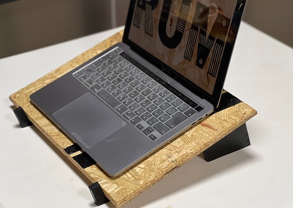 Laptop stand 40cm×30cm OSB 在宅勤務　リモートワーク　シンプル　デスク 1枚目の画像