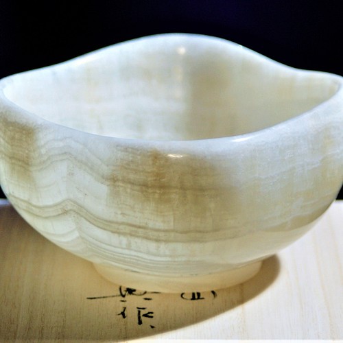 石の器 抹茶茶碗 『皐月』 天然石オニックス 彫刻家による手作りの作品