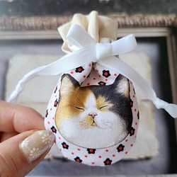 猫さん柄が可愛い、ミニミニまんまる巾着袋【送料無料】 1枚目の画像