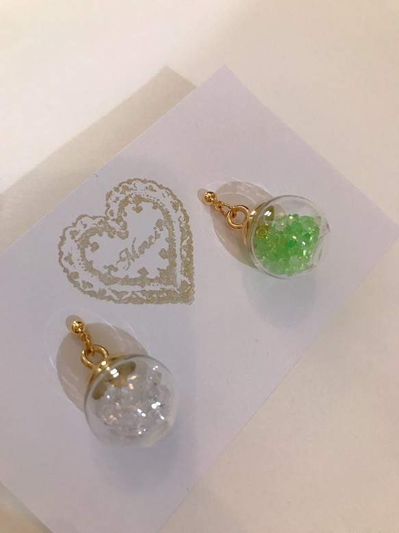colorful cube pierce(light green＆white) MIX color 1枚目の画像