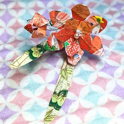 和紙の花のヘアアクセサリー 1枚目の画像