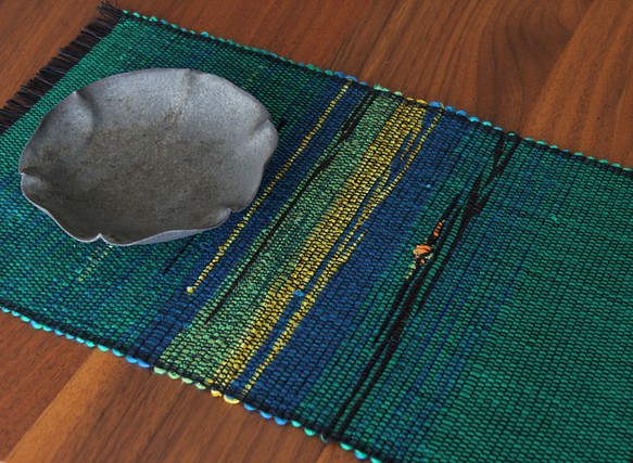 コットンウール手織りマット（大）　グリーン系　ランチョンマット/敷物/インテリア/花瓶敷き 1枚目の画像