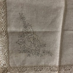 バラの刺繍ガイドつきマット　 リネン＆コットン 1枚目の画像