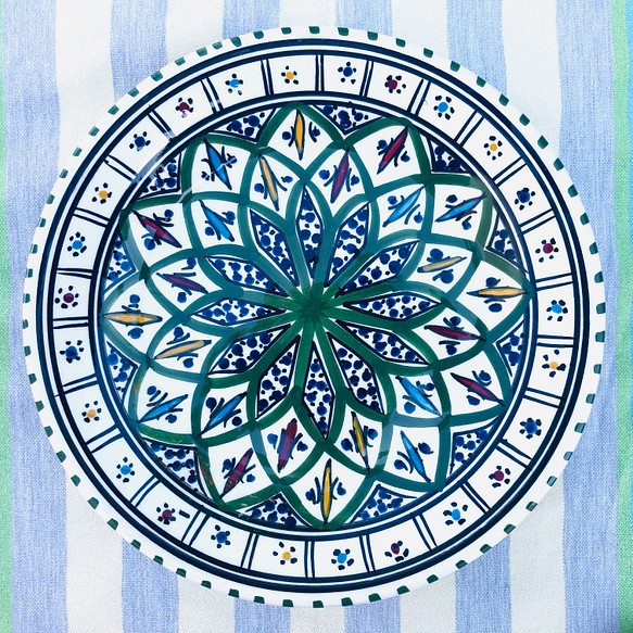 チュニジア・北アフリカ伝統万能絵付皿　24cm　平皿サークル　幾何学文様オアシスグリーン　19　 1枚目の画像