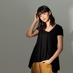 純棉素面短袖傘襬女TEE 黑色 第1張的照片