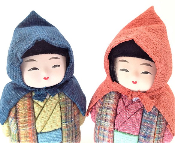 塩沢織木目込人形 雪ん子雪ん子(小) 青・ピンク頭巾 www.ardenghistore.it